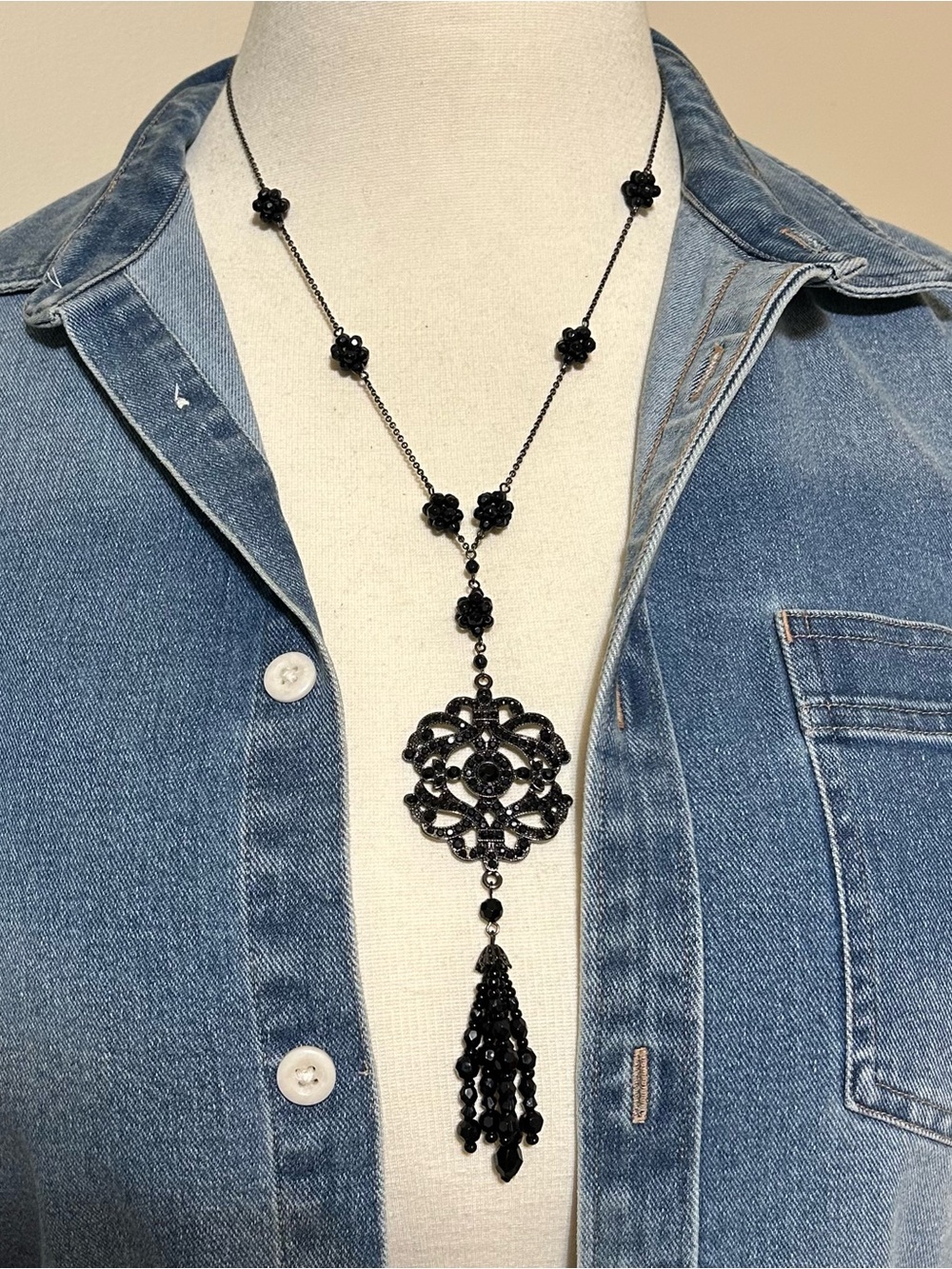 WHITE HOUSE BLACK MARKET TASSEL NECKLACE